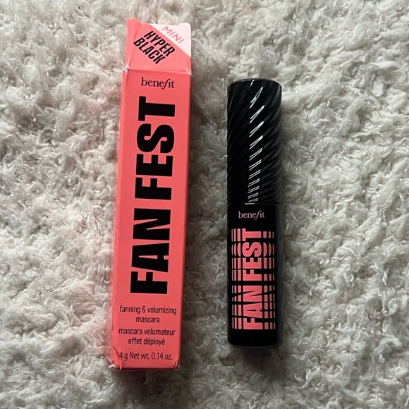 🤍New Benefit Cosmetics Fan Fest Fanning & Volumizing Mascara🤍 - Picture 4 of 6